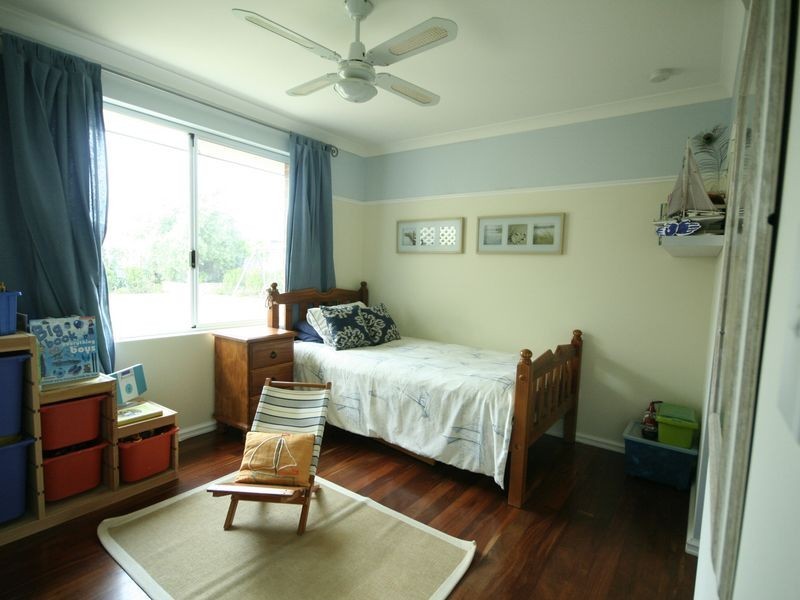 5 Castaway Cove, Halls Head WA 6210