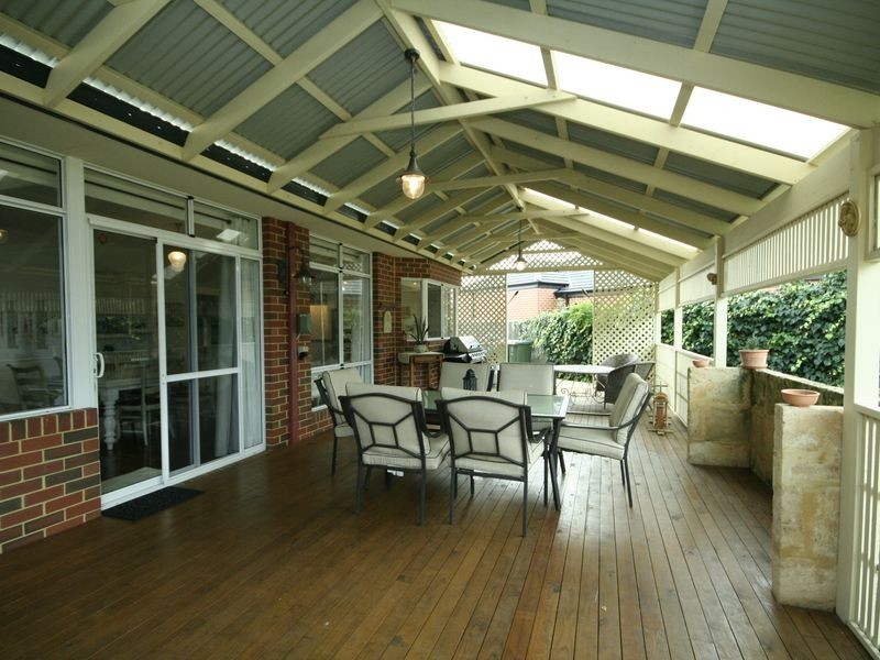 5 Castaway Cove, Halls Head WA 6210