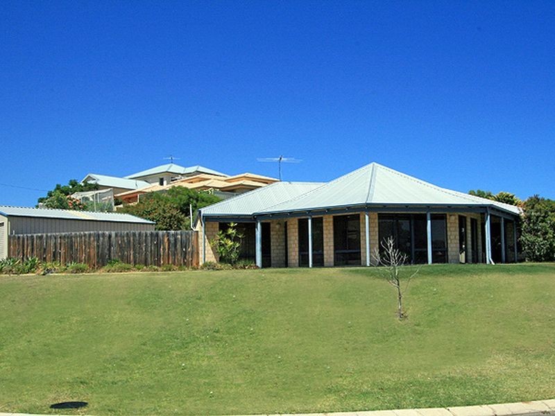 7 Rose Street, Halls Head WA 6210