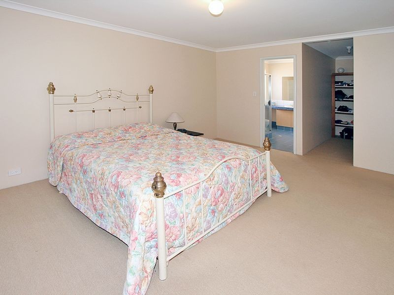 7 Rose Street, Halls Head WA 6210