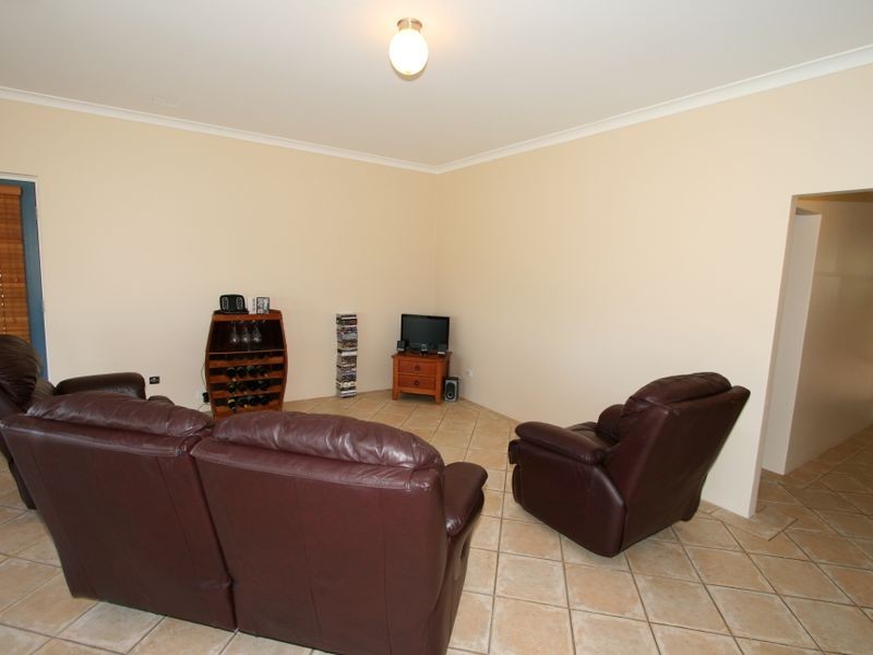7 Rose Street, Halls Head WA 6210