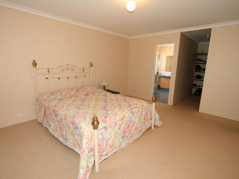 7 Rose Street, Halls Head WA 6210