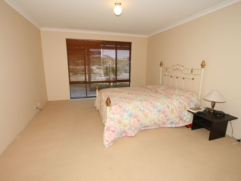 7 Rose Street, Halls Head WA 6210