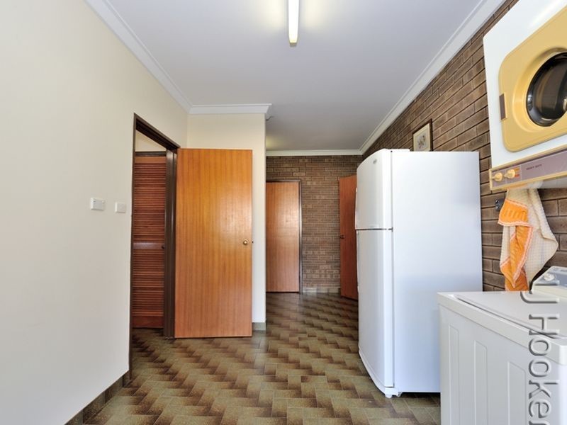 6 Carina Circle, Halls Head WA 6210