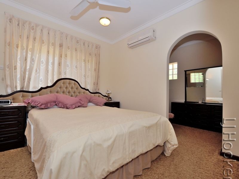 6 Carina Circle, Halls Head WA 6210