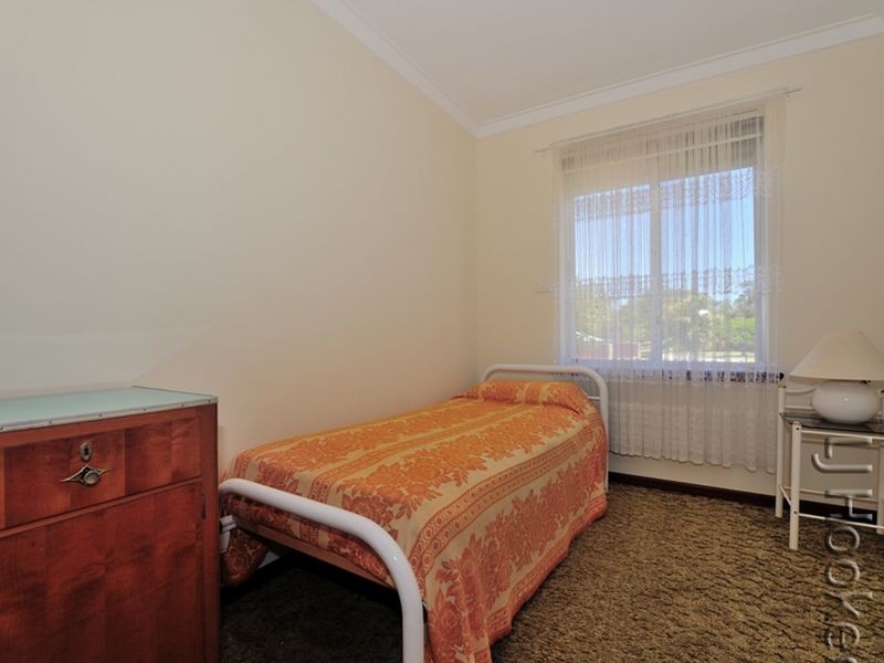 6 Carina Circle, Halls Head WA 6210