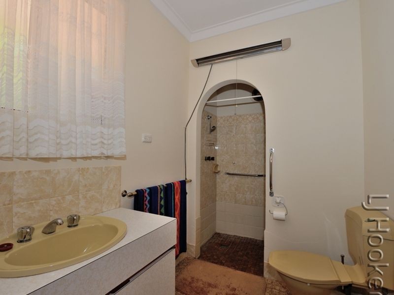 6 Carina Circle, Halls Head WA 6210