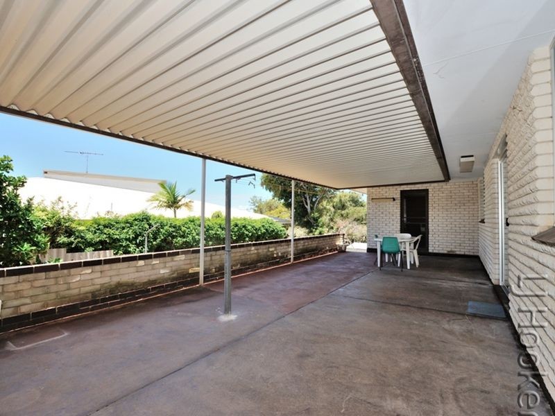 6 Carina Circle, Halls Head WA 6210