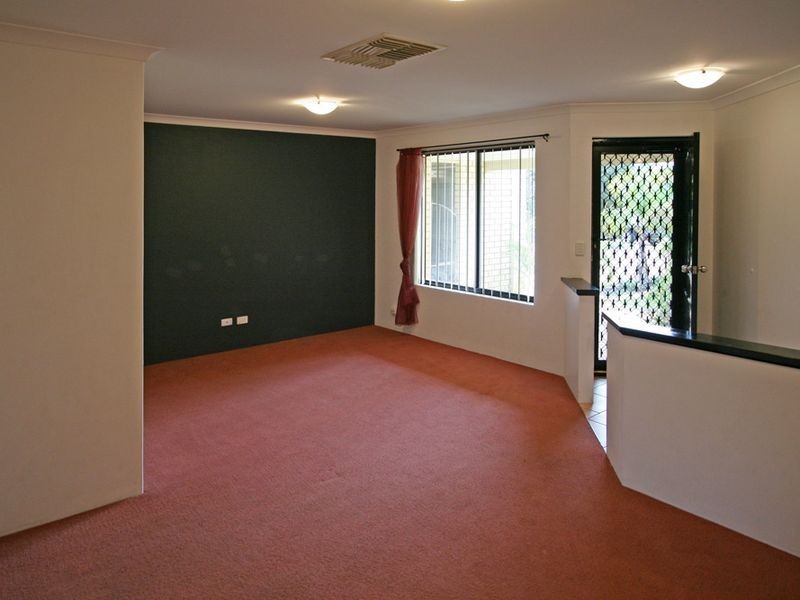 15 Lilac Green, Halls Head WA 6210