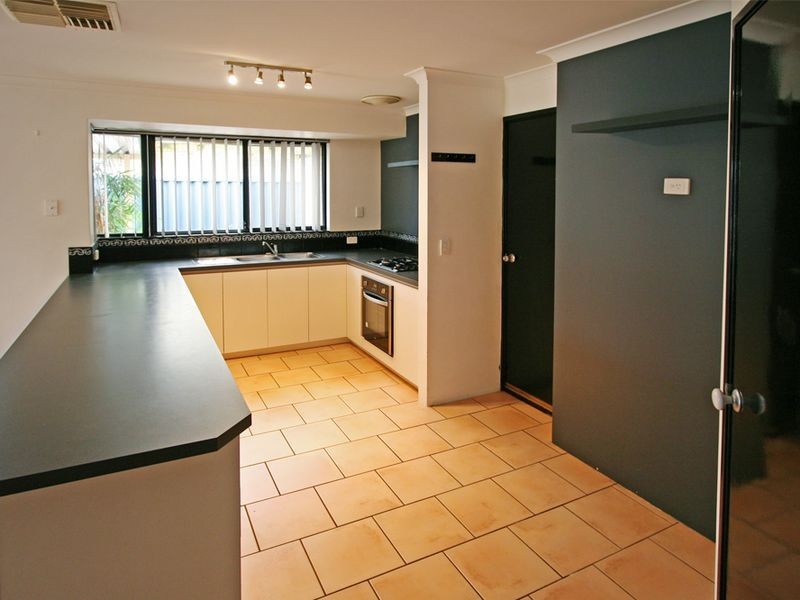15 Lilac Green, Halls Head WA 6210