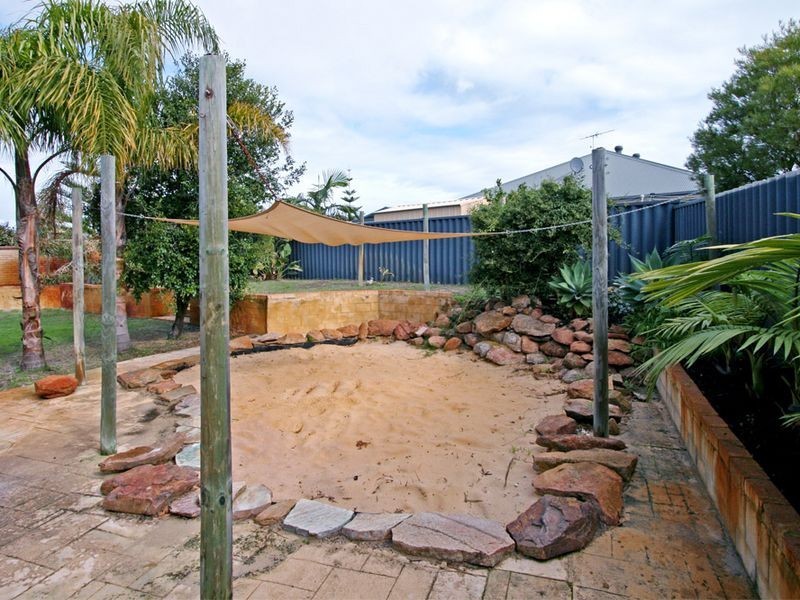 15 Lilac Green, Halls Head WA 6210
