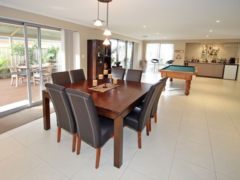 22 Teague Way, Lakelands WA 6180