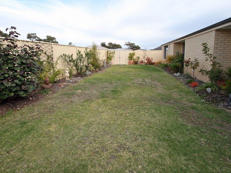 22 Teague Way, Lakelands WA 6180