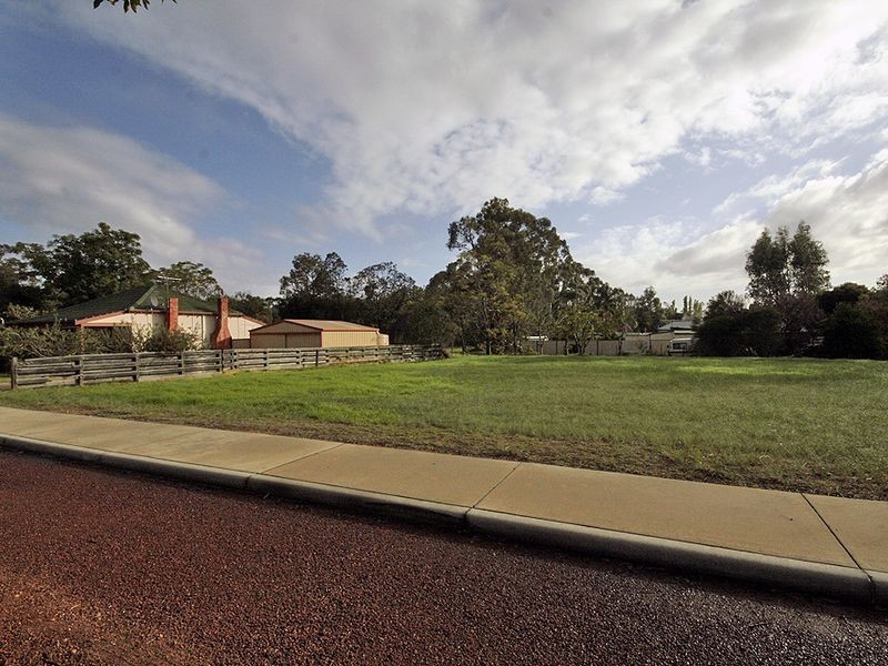 26 Lefroy Street, Serpentine WA 6125