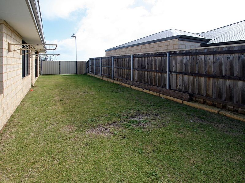 73 Seascapes Boulevard, Halls Head WA 6210