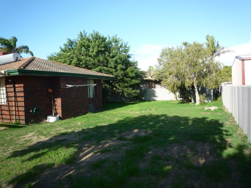 31 Blythwood Street, Dudley Park WA 6210