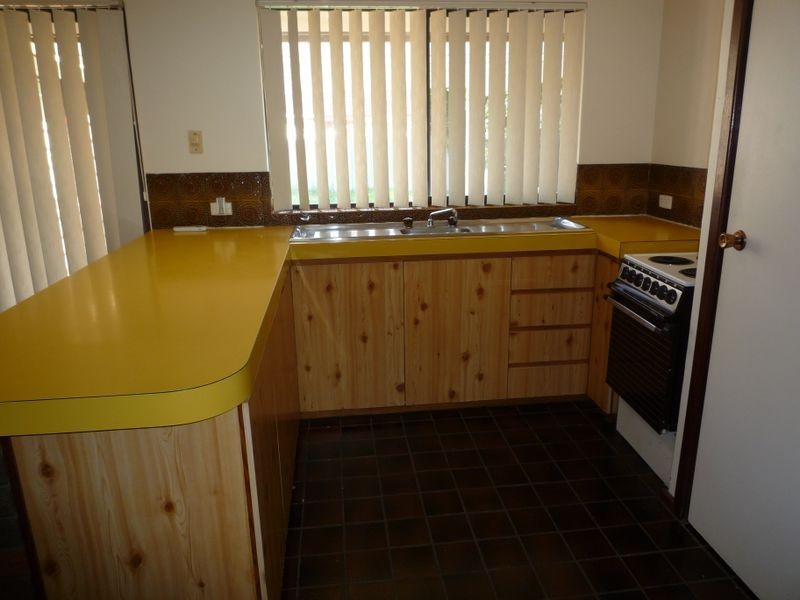 31 Blythwood Street, Dudley Park WA 6210