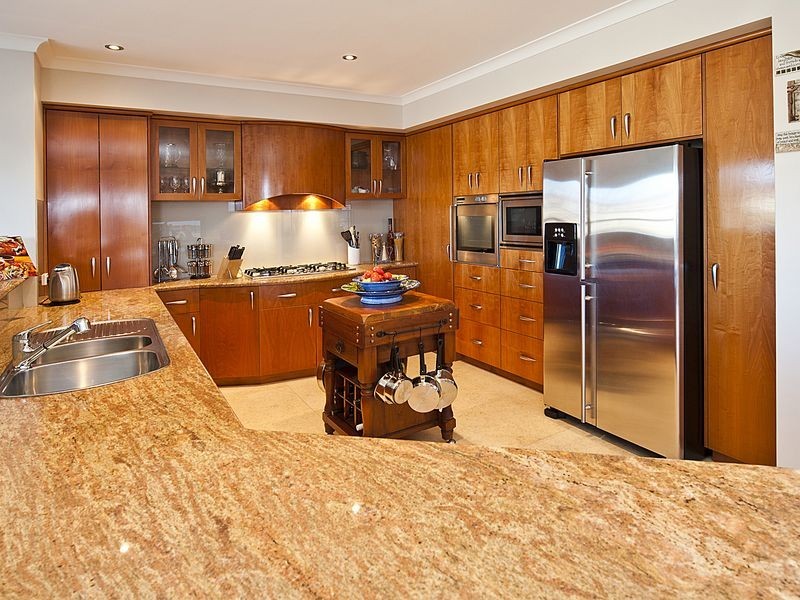 18 Fistina Ramble, Halls Head WA 6210