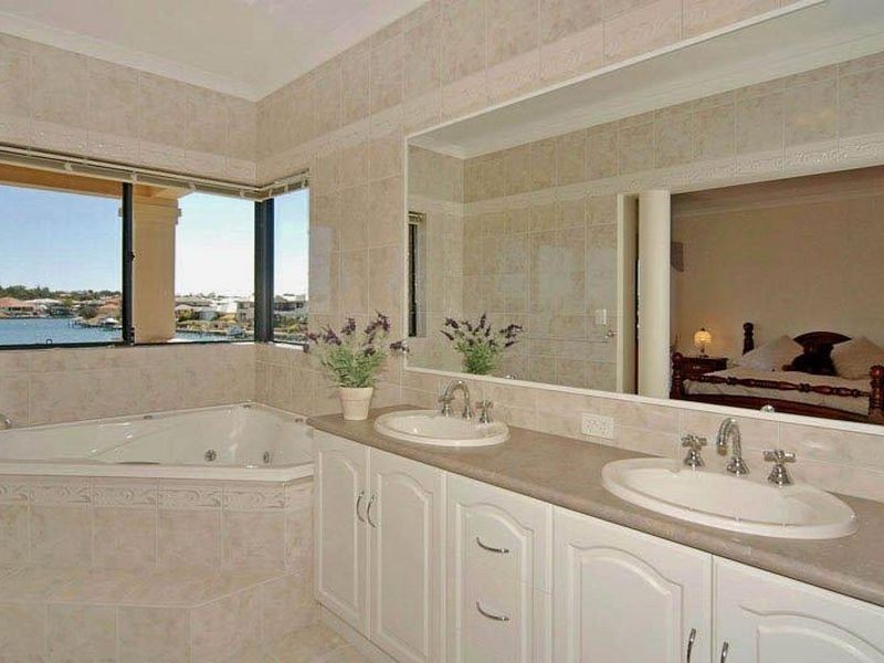 60 Aztec Island Retreat, Halls Head WA 6210