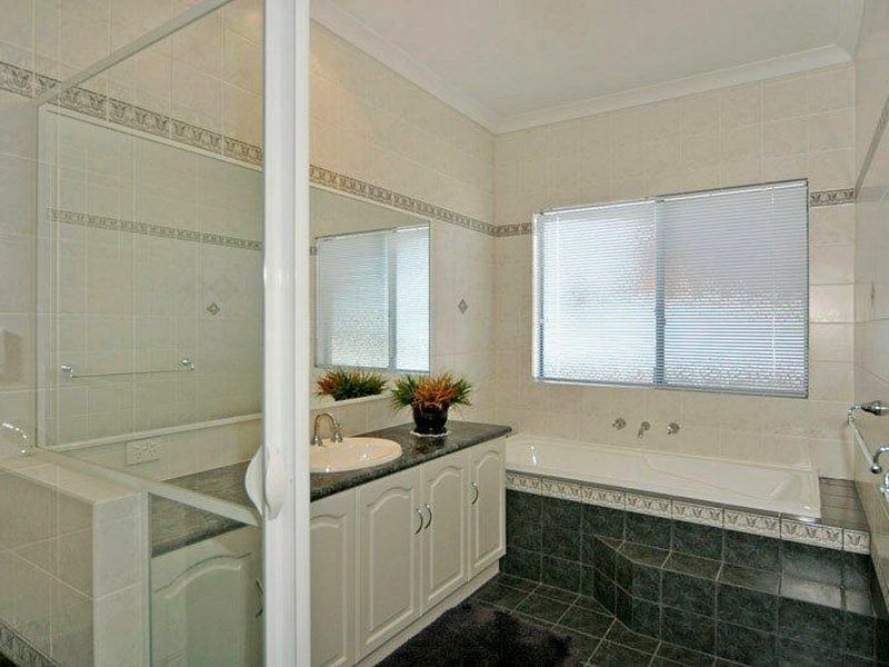 60 Aztec Island Retreat, Halls Head WA 6210