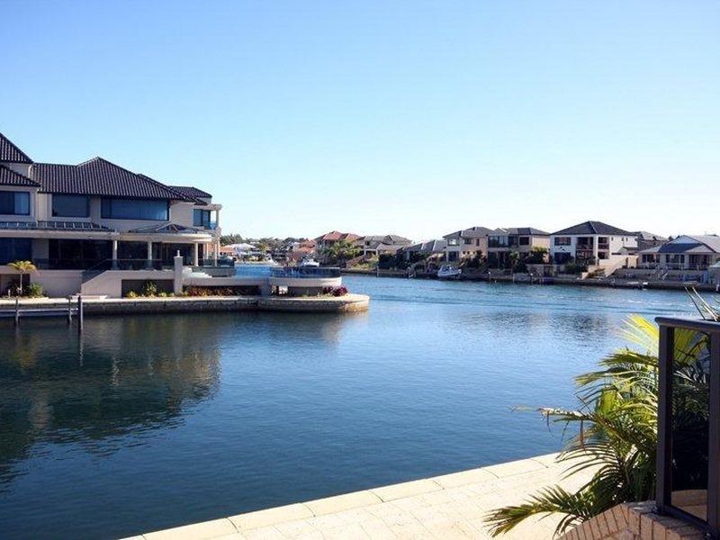 60 Aztec Island Retreat, Halls Head WA 6210