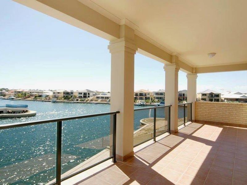 60 Aztec Island Retreat, Halls Head WA 6210