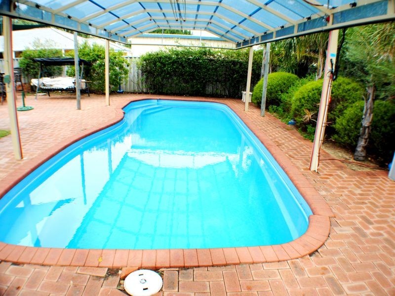 27 & 29 Inverness Drive, Meadow Springs WA 6210