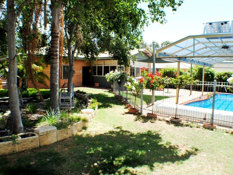 27 & 29 Inverness Drive, Meadow Springs WA 6210