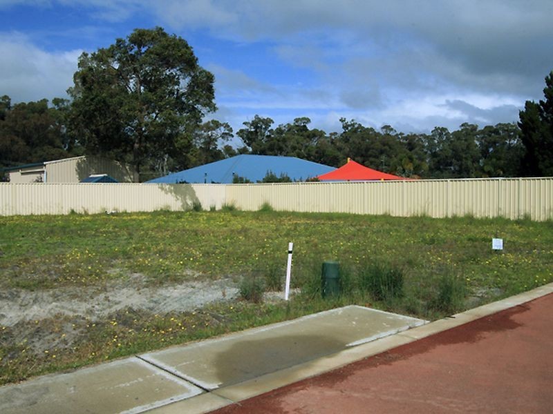 8/70 Rodereda Crescent, Ravenswood WA 6208