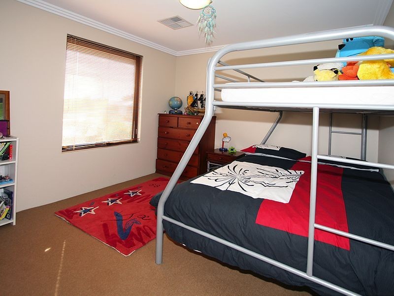 4 Westwood Grove, Meadow Springs WA 6210