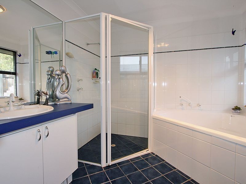 4 Westwood Grove, Meadow Springs WA 6210