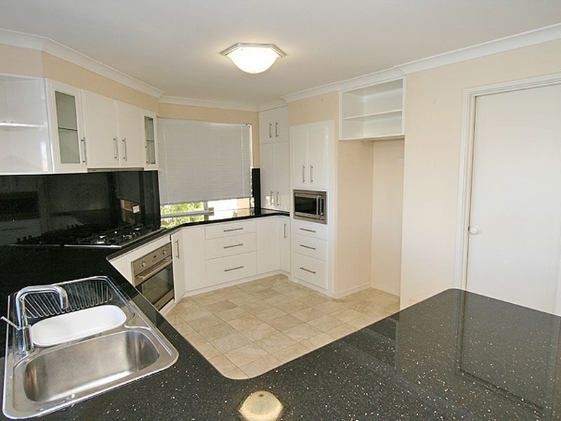 5 Baruna Court, Halls Head WA 6210