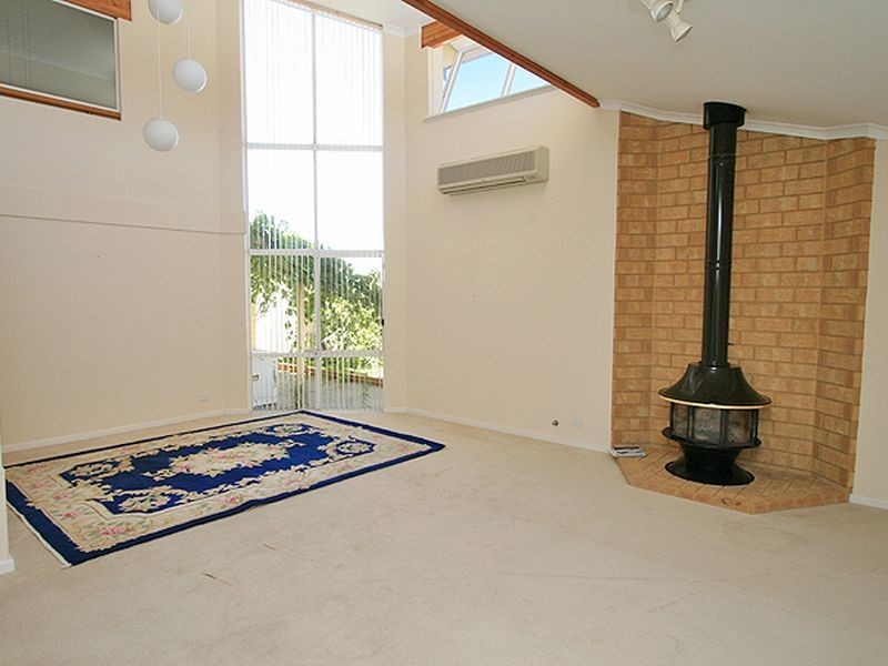 5 Baruna Court, Halls Head WA 6210