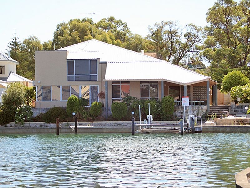 5 Baruna Court, Halls Head WA 6210