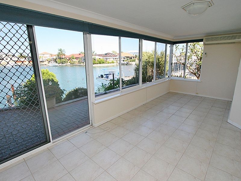 5 Baruna Court, Halls Head WA 6210