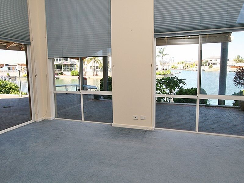 5 Baruna Court, Halls Head WA 6210