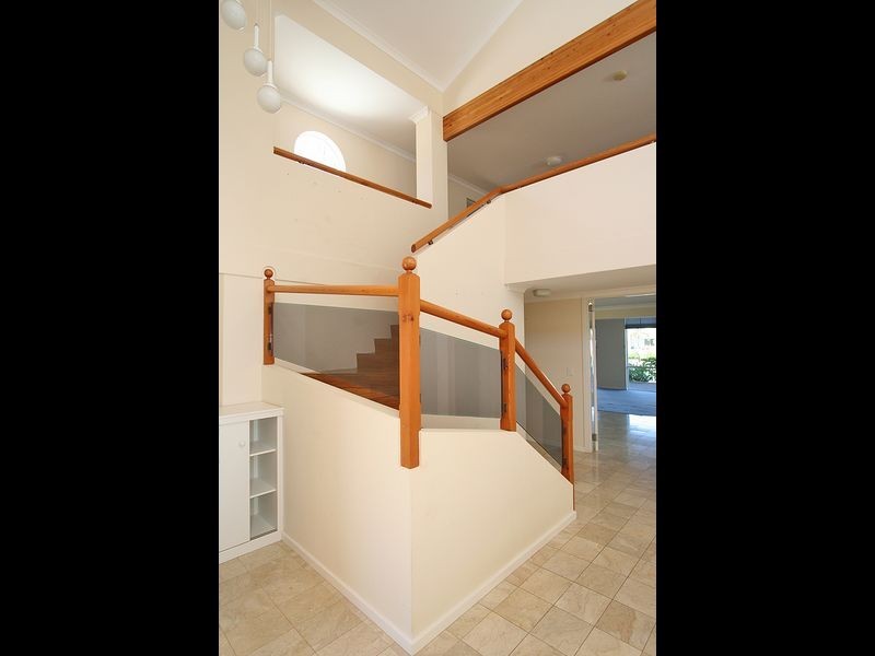 5 Baruna Court, Halls Head WA 6210