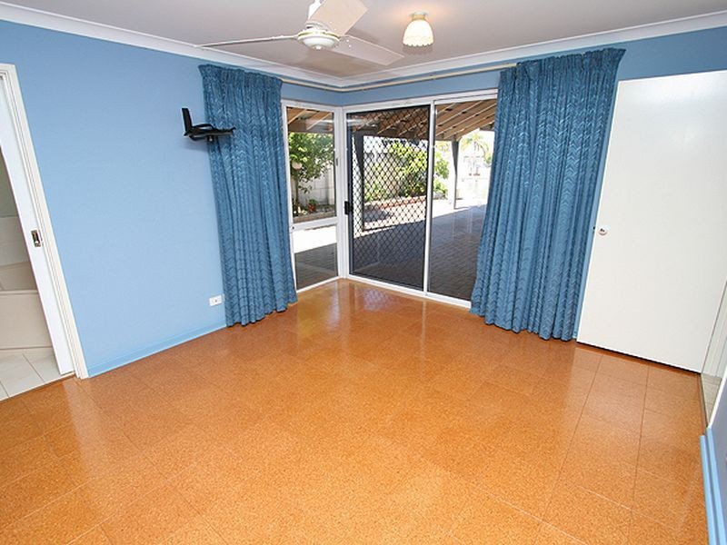 5 Baruna Court, Halls Head WA 6210