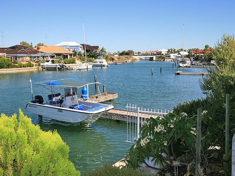 5 Baruna Court, Halls Head WA 6210