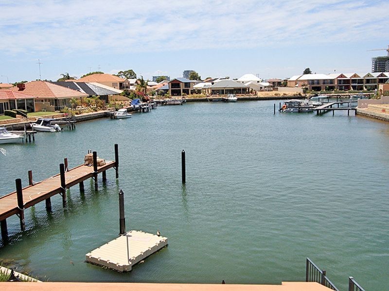 26 Rialto Place, Halls Head WA 6210