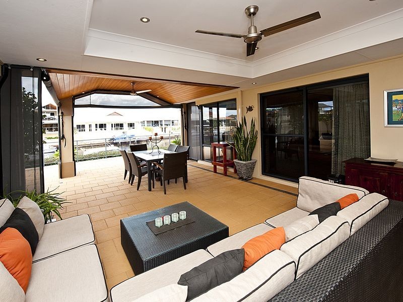 15 Syrenka Turn, Halls Head WA 6210