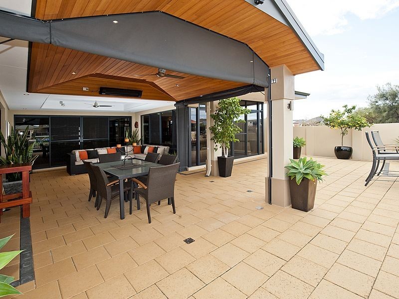 15 Syrenka Turn, Halls Head WA 6210