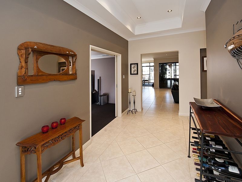 15 Syrenka Turn, Halls Head WA 6210