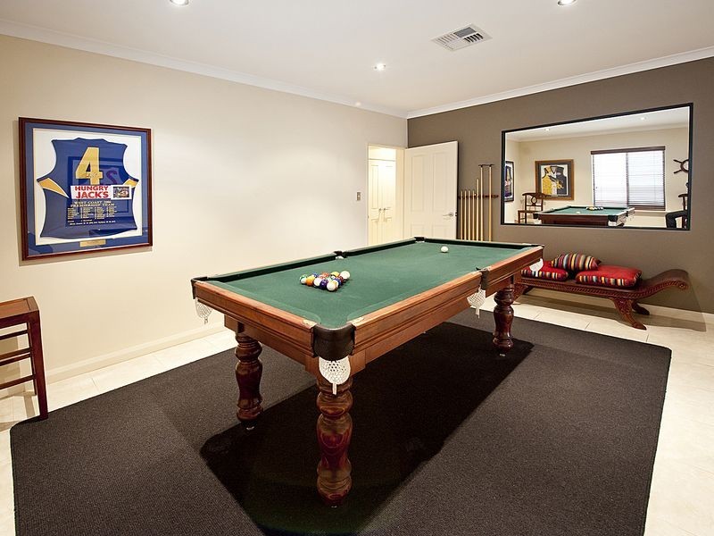 15 Syrenka Turn, Halls Head WA 6210