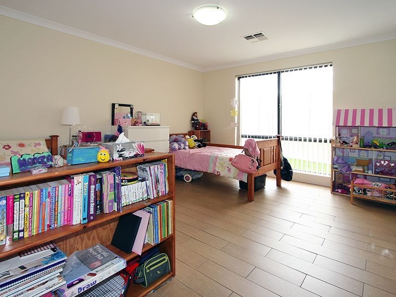 3 Petit Loop, Dudley Park WA 6210