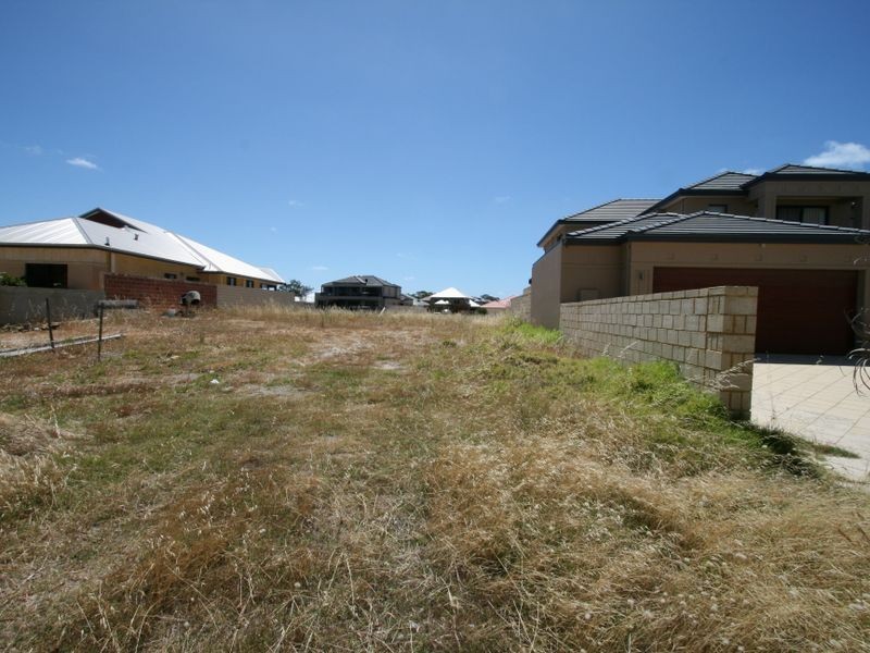 2 Brindabella Crescent, Halls Head WA 6210