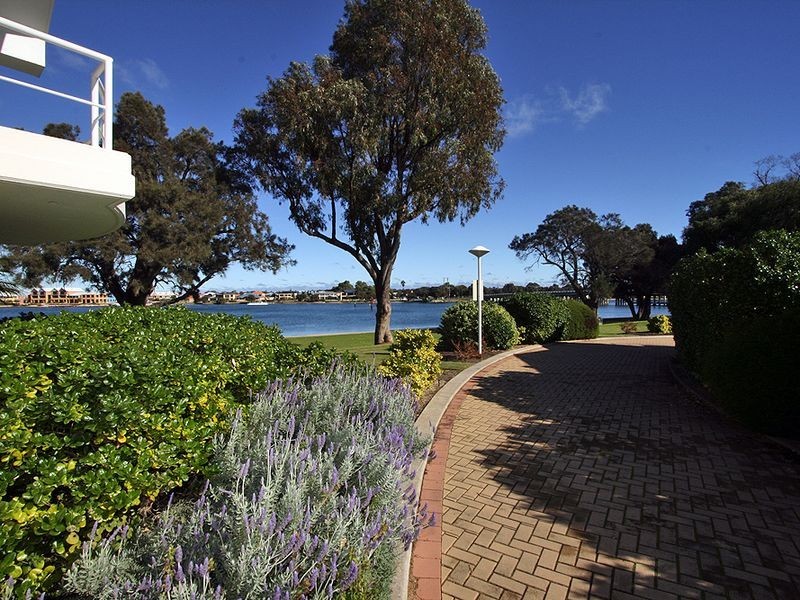 10/3 Leslie Street, Dudley Park WA 6210