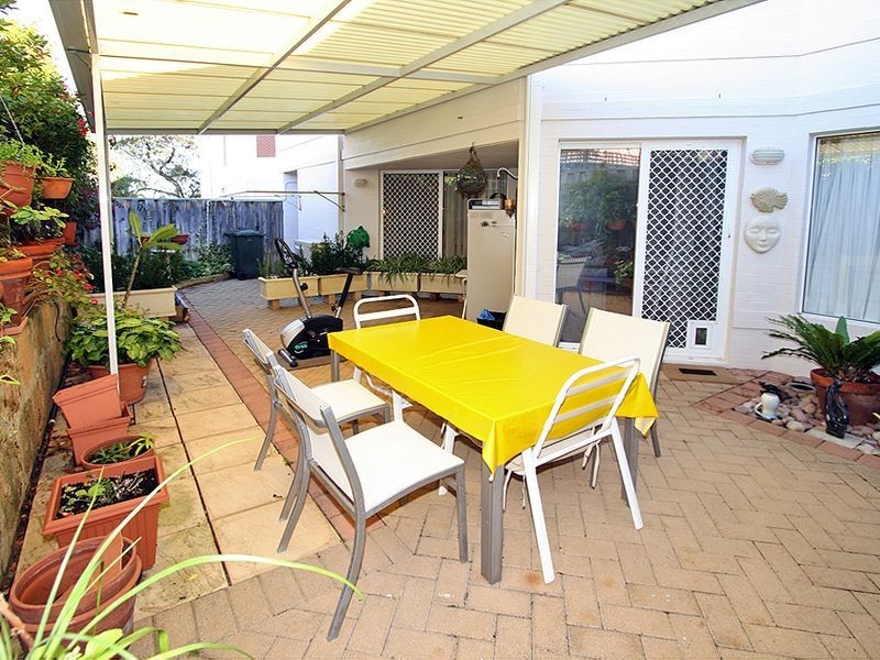 10/3 Leslie Street, Dudley Park WA 6210