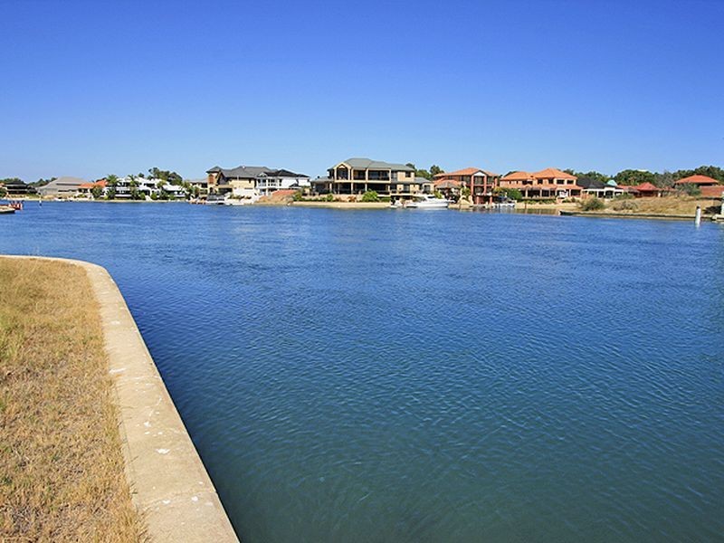 14 Genevieve Court, Halls Head WA 6210