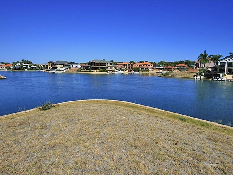 14 Genevieve Court, Halls Head WA 6210
